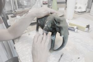 como restaurar esculturas de resina