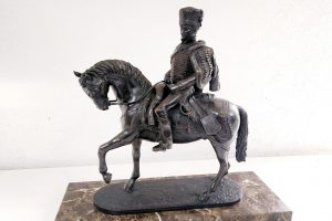 escultura de resina y bronce restauración
